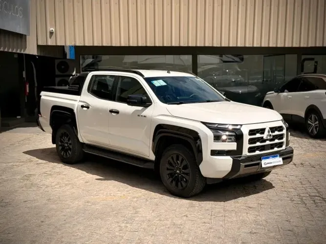 Mitsubishi TRITON Katana 2.4 CD 4X4 TB Diesel Aut. 2025