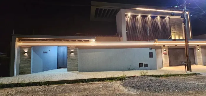 Casa Alto Padrão com Lazer Completo | 5 Quartos | 720m²