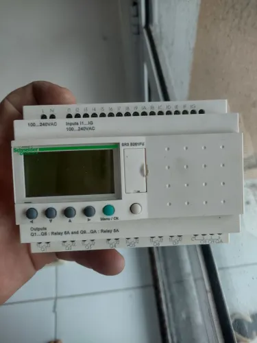 CLP Schneider Zélio SR3 Alimentação 110 a 220vac