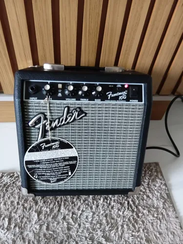 Amplificador Fender Frontman10G