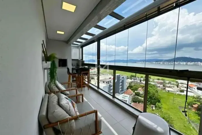 Cobertura com 3 quartos e vista mar no Balneário, Florianópolis