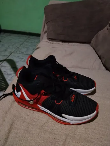 lebron witness 7