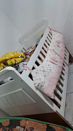 Vende-se berço infantil semi novo