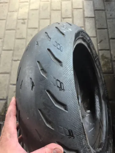 Pneu 190/55/17 Michelin meia vida