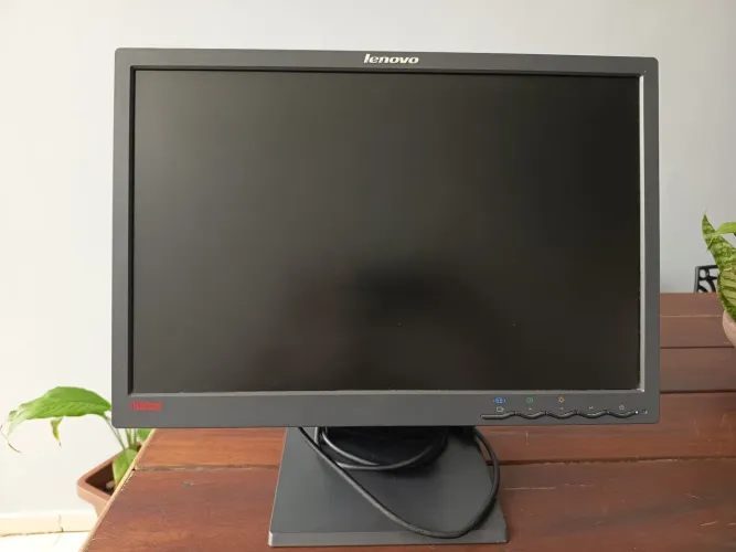 Monitor LENOVO 19
