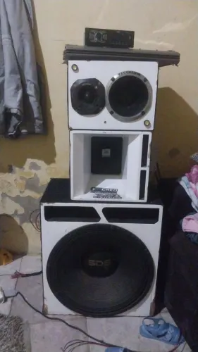 Vendo do som automotivo todo bom porém um módulo qemou uma saída vendo ou troco 