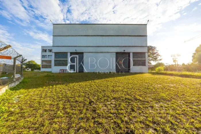 Barracão Comercial à Venda Terreno 6.619,97m² de área total e 3.695,10 de área construída.
