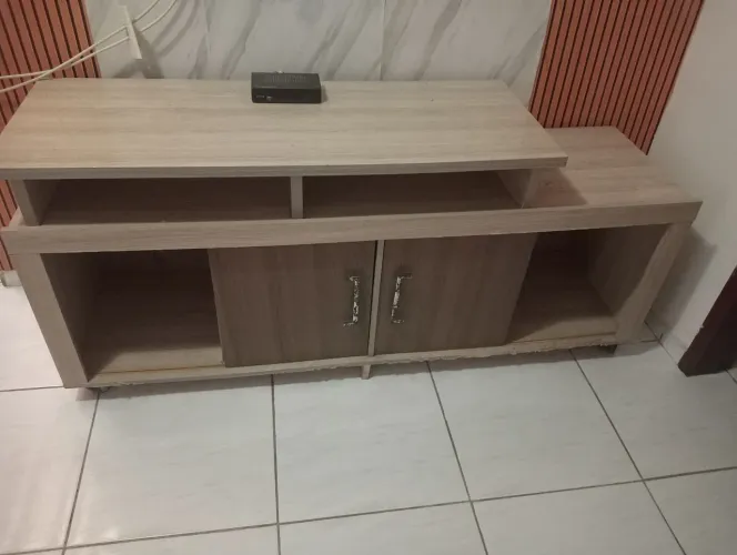 Rake de sala semi novo