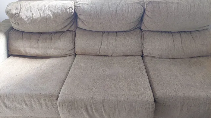 Sofá retrátil, 3 lugares, fabricado pela Moveis Líder,