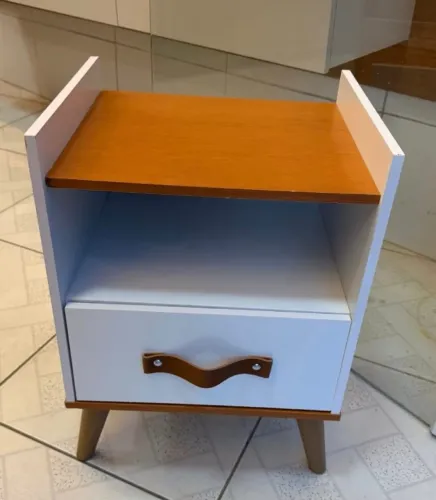 Mesa De Cabeceira Kratos