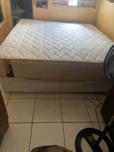 Vende-se cama casal king size 