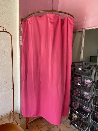 Provador com cortina para loja