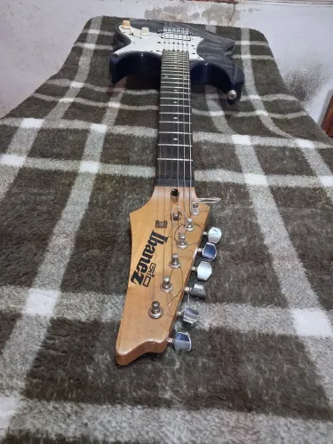 Guitarra ibanez, vendo ou troco em flying v