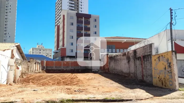 Terreno para venda no bairro Centro