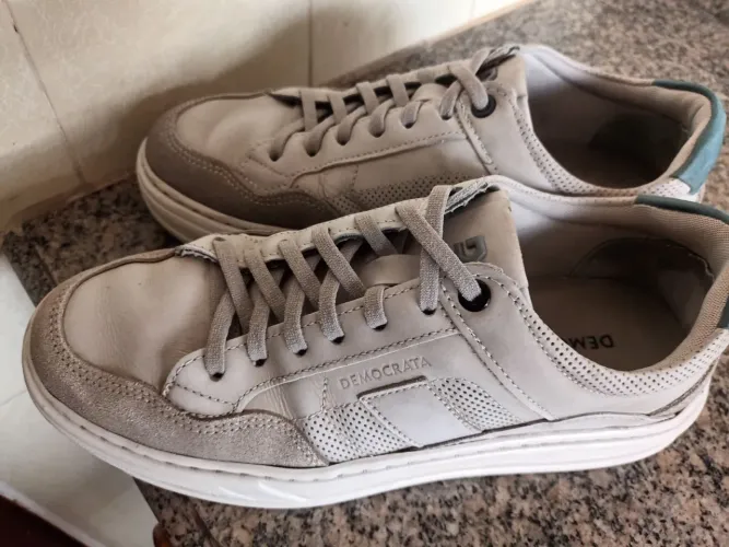 Tenis Democrata número 37 Cinza pouquíssimo uso NA Loja 280.00 Meu preço  150.00