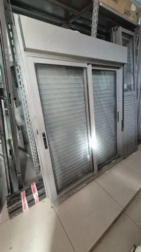 Janela com persiana integrada 1,32x1,64m cinza nova
