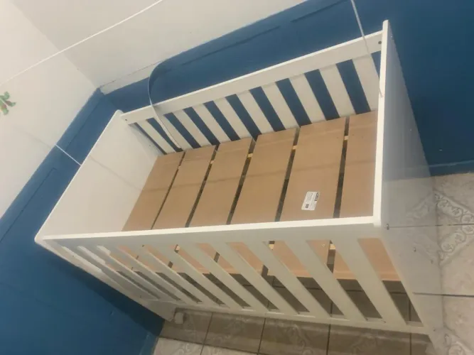 Berço infantil (usado poucas vezes)
