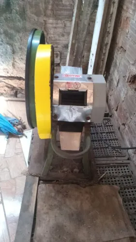 MOENDA DE CANA,MÁQUINA DE FAZER CALDO DE CANA TOP ?*