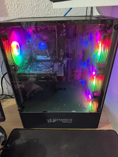 COMPUTADOR GAMER  SEMI NOVO + MONITOR VENDER HOJE  