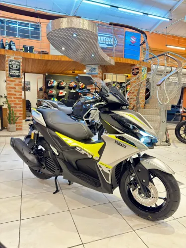 YAMAHA AEROX 160 ABS