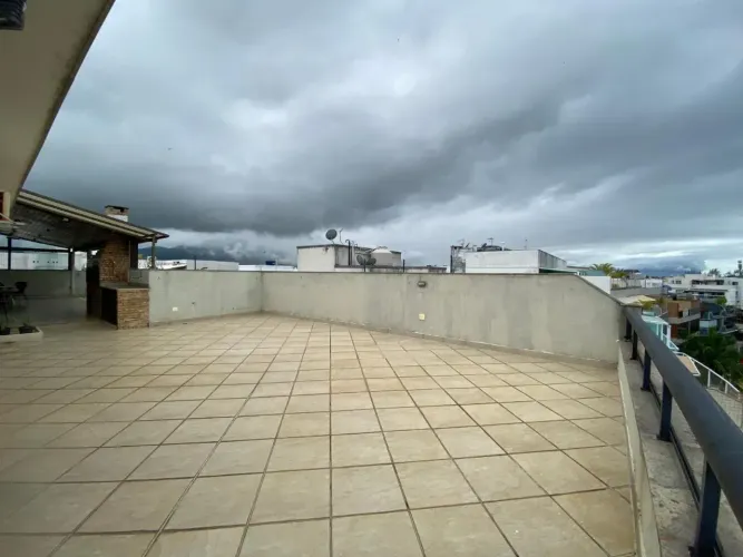 Imóvel para aluguel e venda com 369 metros quadrados com 5 quartos