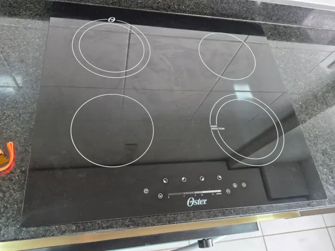 Cooktop de indução Oster