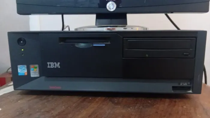 CPU ANTIGO - IBM ThinkCentre MT-M 8188 Pentium 4 - 760mb RAM - 80 GB HD IDE - WINDOWS XP