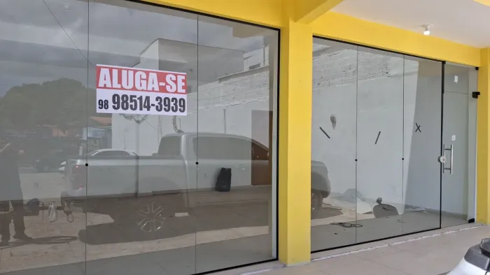 Aluga se sala comercial com ótima localização na aveninda joaquim mochel