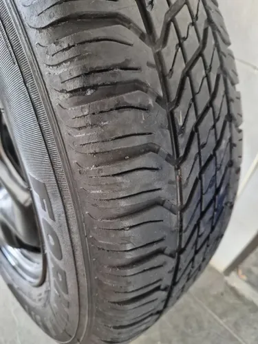 Roda e Pneu 215 / 65 R 16
