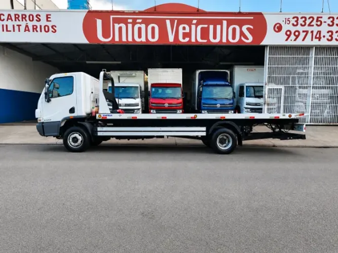 Mercedes Benz Accelo 1017 + Plataforma (guincho) Engetruck
