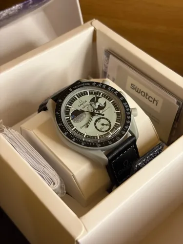 Omega X swatch Moonswatch speed master mission to earth phase