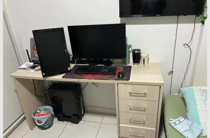 Mesa/escrivaninha 