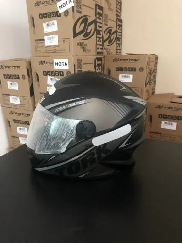Capacete R8 preto com cinza 56