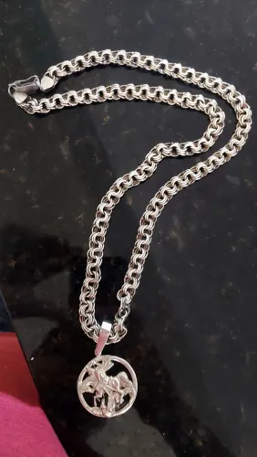 Vendo Cordão de prata, corrente + pingente de São Jorge 