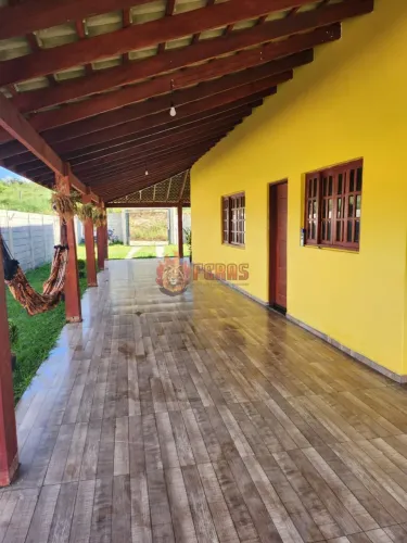 Chácara com Casa Nova, 3 Quartos, 1.500m² de Terreno  Sarapuí/SP