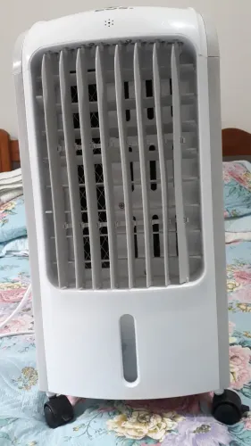 Climatizador de Ar EOS 4 litros, modelo ECL40D. Novo, nunca usado. Voltagem 220v.