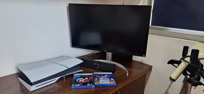 Ps5 slim com leitor (na garantia) + monitor 4k + cadeira ergonômica