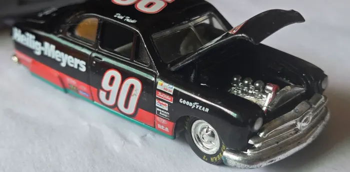 miniatura nascar racing champions 50th anniversary 1/64