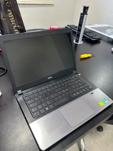 Notebook Dell Vostro (para desmontar)
