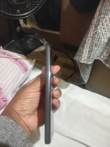 Estou vendendo meu aparelho celular redmi note 12 pro semi novo marca xiaomi 