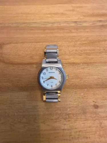 Relógio feminino Mondaine 86135