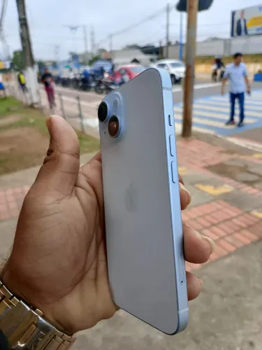 Celular à venda