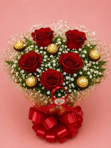 BUQUE DE 5 ROSAS VERMELHAS E FERRERO ROCHER