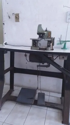 Máquina Overlock