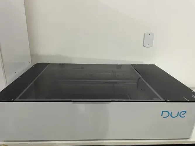 Máquina de Corte e Gravação a Laser