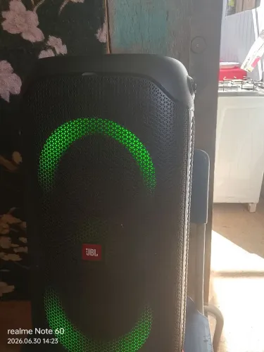 CAIXA JBL PARTYBOX110.