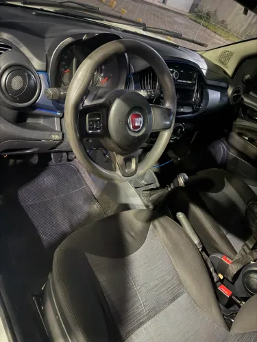 Fiat Uno Attractive 1.0 EVO Fire Flex 8V 5P 2015