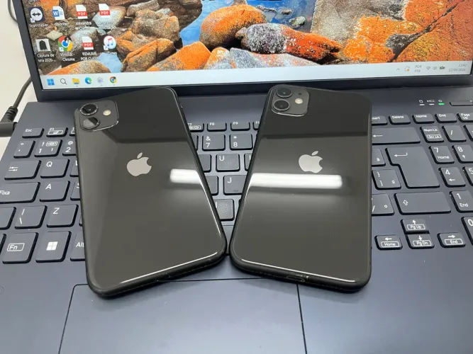 2 IPhone 11 64GB para peças