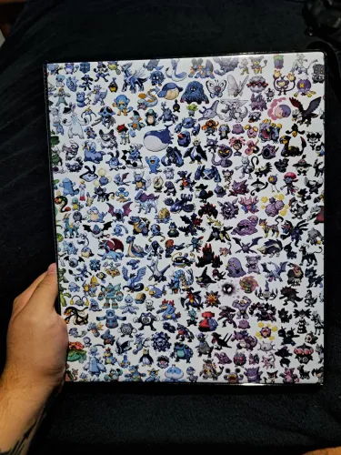 Fichario com cartas pokemon