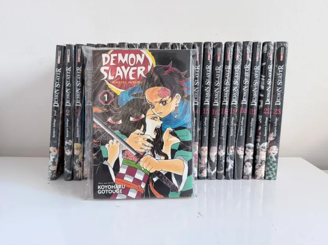 Demon Slayer - coleção completa + Volume 01 da Viz (Inglês)